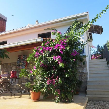 Holiday Home Artina 2 Ловиште Экстерьер фото