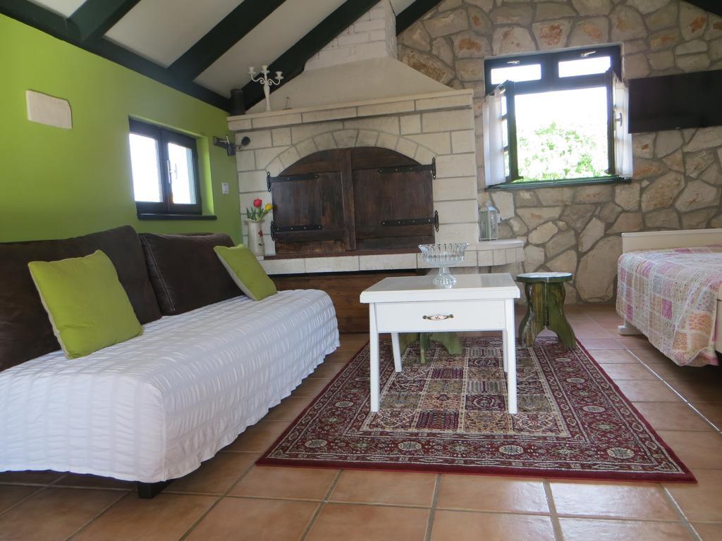 Holiday Home Artina 2 Ловиште Экстерьер фото